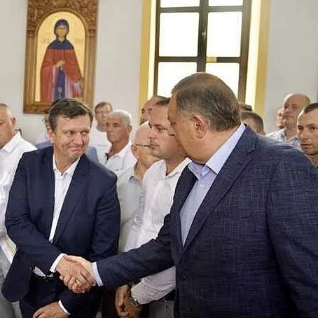 SDS dotakao dno: Blanuši nije problem 'klečanje' pred Dodikom. Problem mu što je to saznala javnost